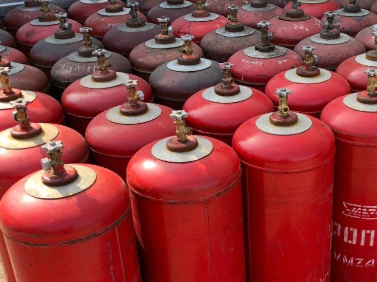 Подвоз газовых баллонов. Подвоз газовых баллонов.